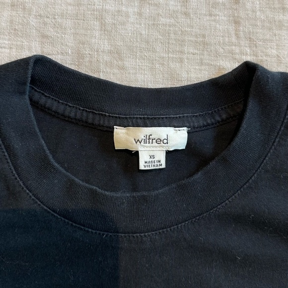 Aritzia cropped black top - Picture 2 of 5